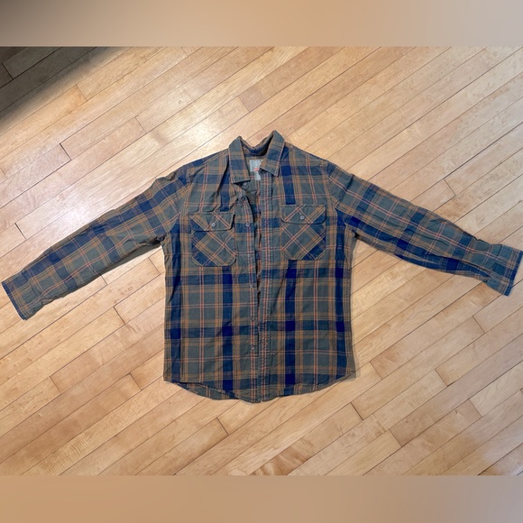 St. John's Bay Other - St John’s Bay Men’s Outdoors Button Up